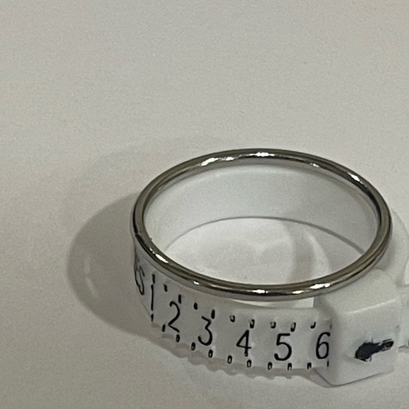 Silver toned plain ring​​​​​ - Picture 1 of 2